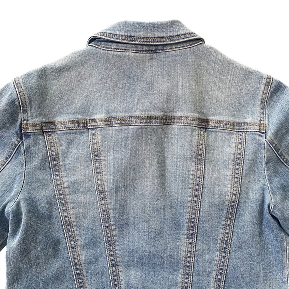 Chico’s Light Wash Jean Jacket Small 4-6 - Picture 9 of 13